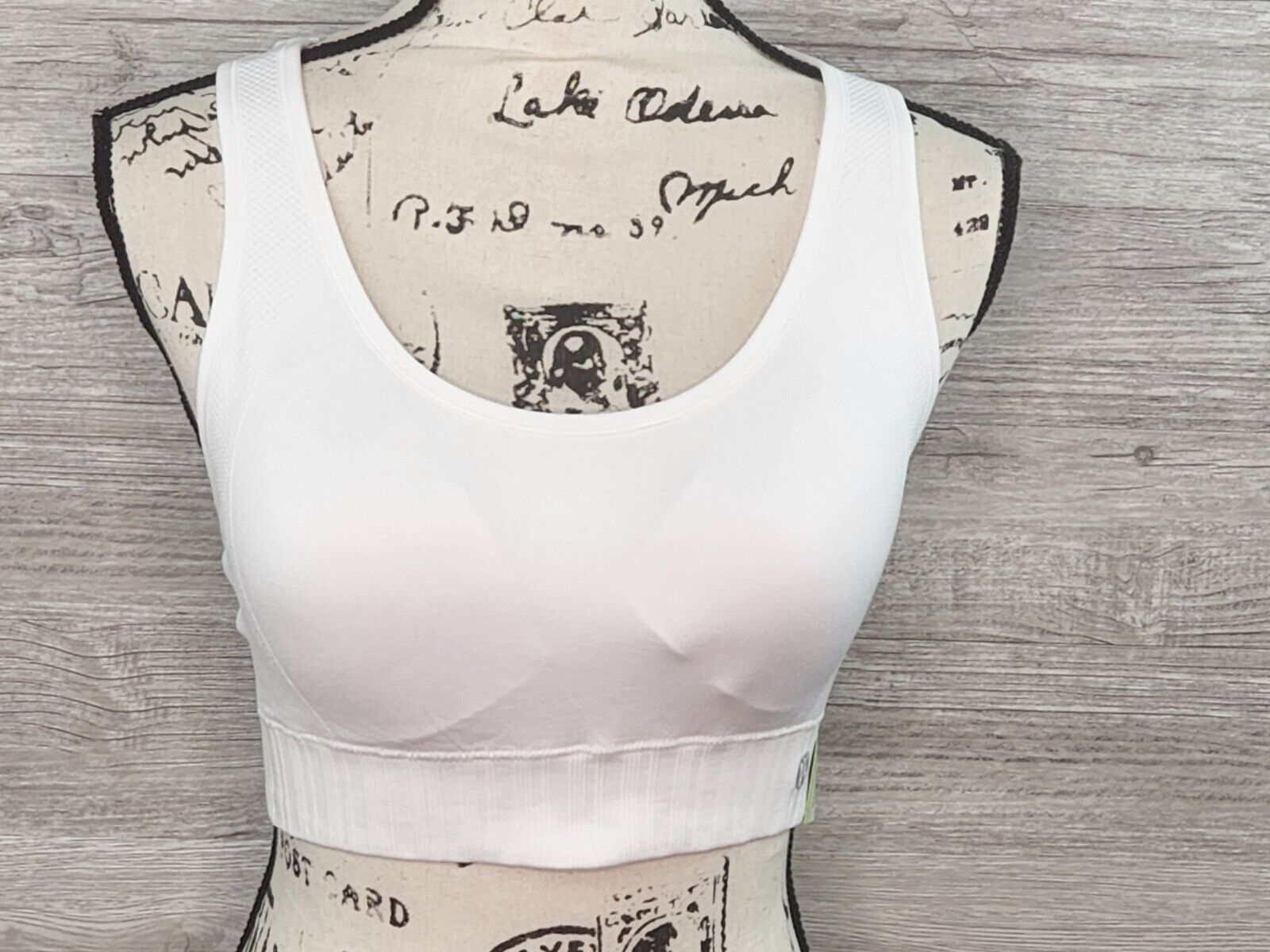 Marika Sport Women's White Performance Seamless Mesh Back Sports Bra Size Medium