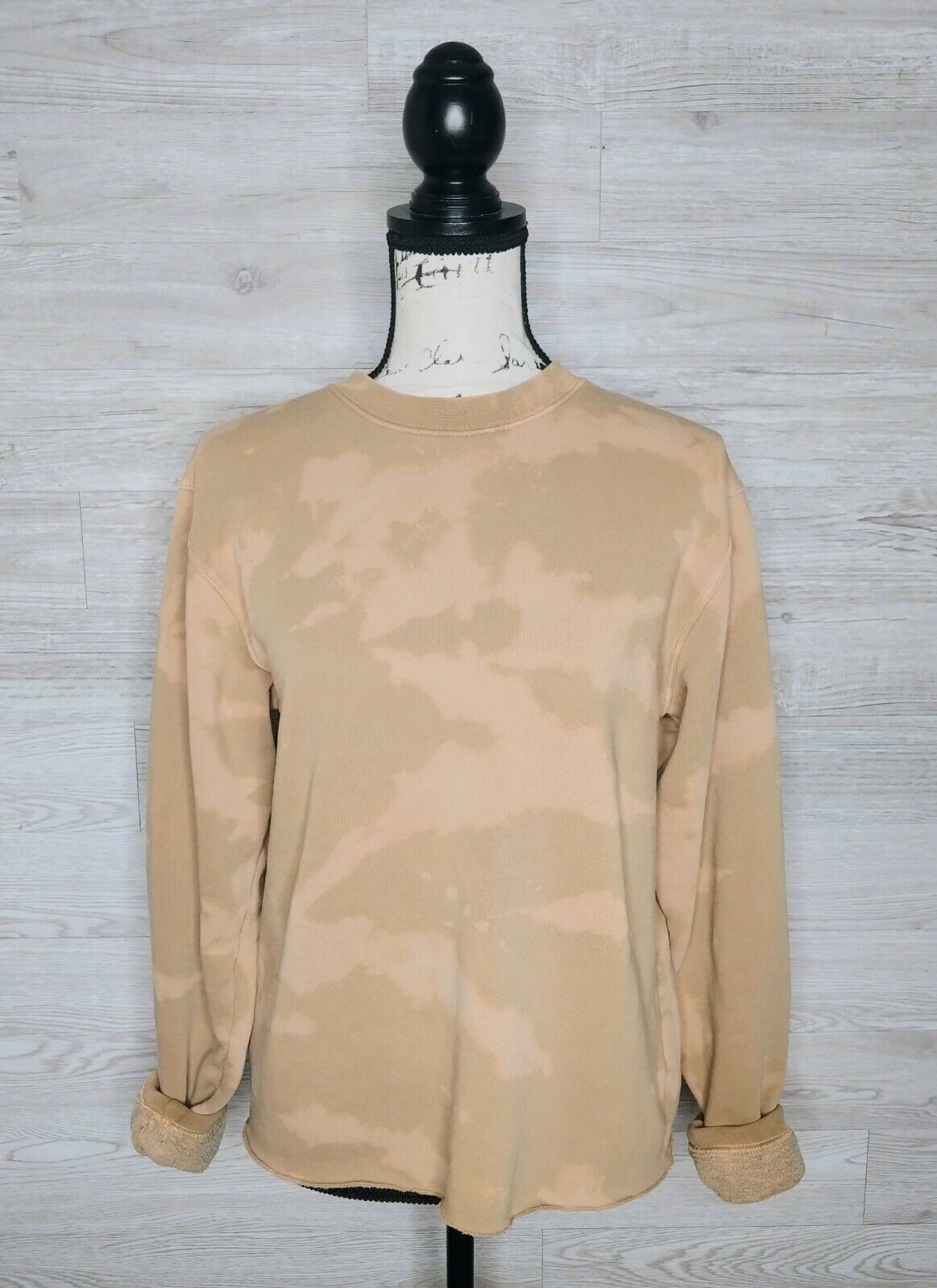 Independent Trading Co. Women's Preloved Camo Tie Dye Cropped Cut Off Crewneck Sweatshirt Size XS