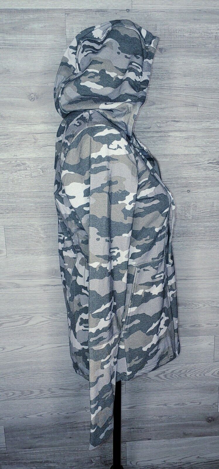 CHASER Army Camo Full Zip Fitted Hooded Sweatshirt with Thumb Holes Size Small