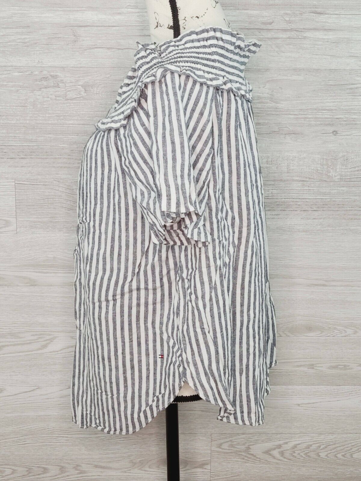 Tommy Hilfiger Women's Gray & White Striped Off The Shoulder Top Size XXL