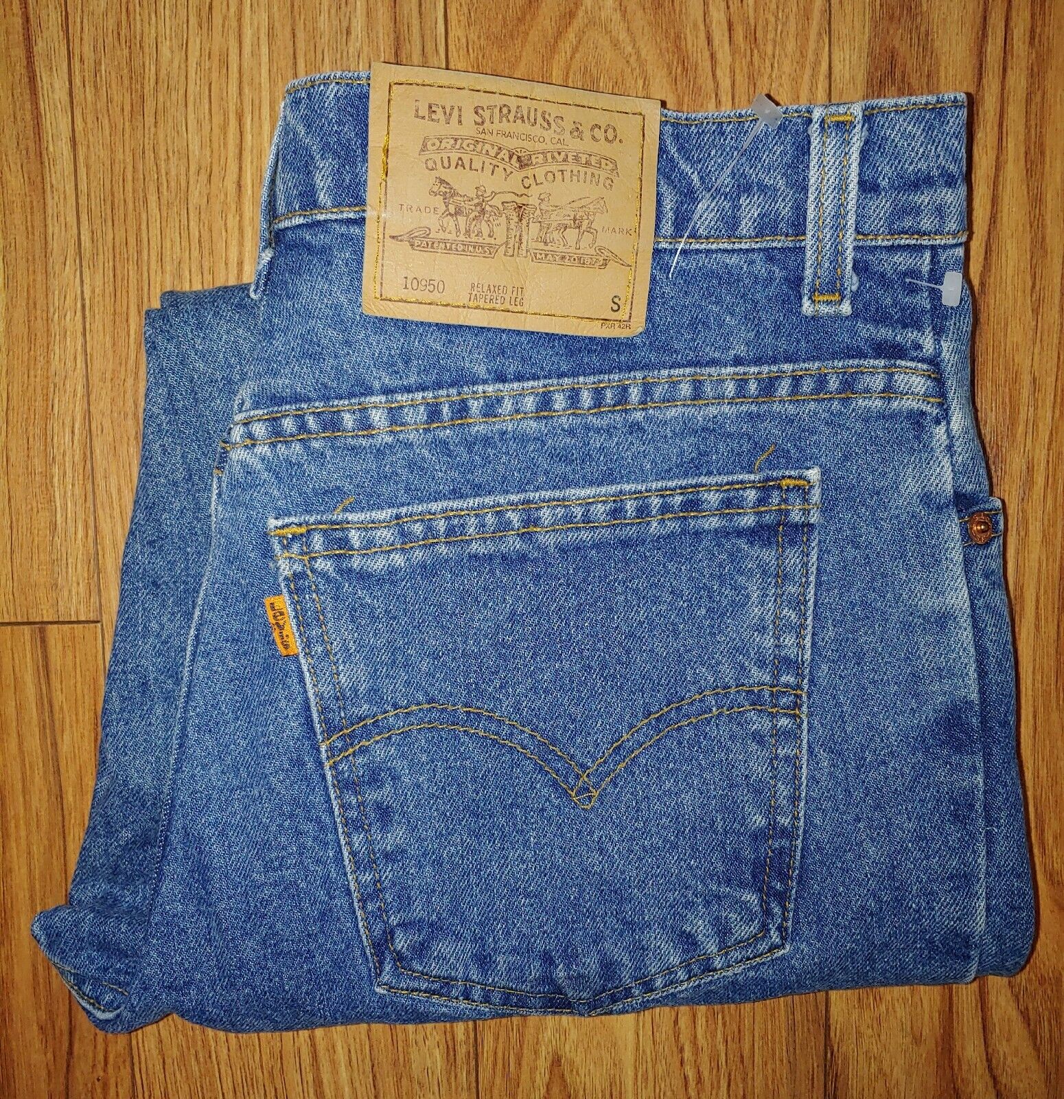 LEVIS Vintage 10950 High Rise Tapered Leg Relaxed Fit Denim Jeans Size 13