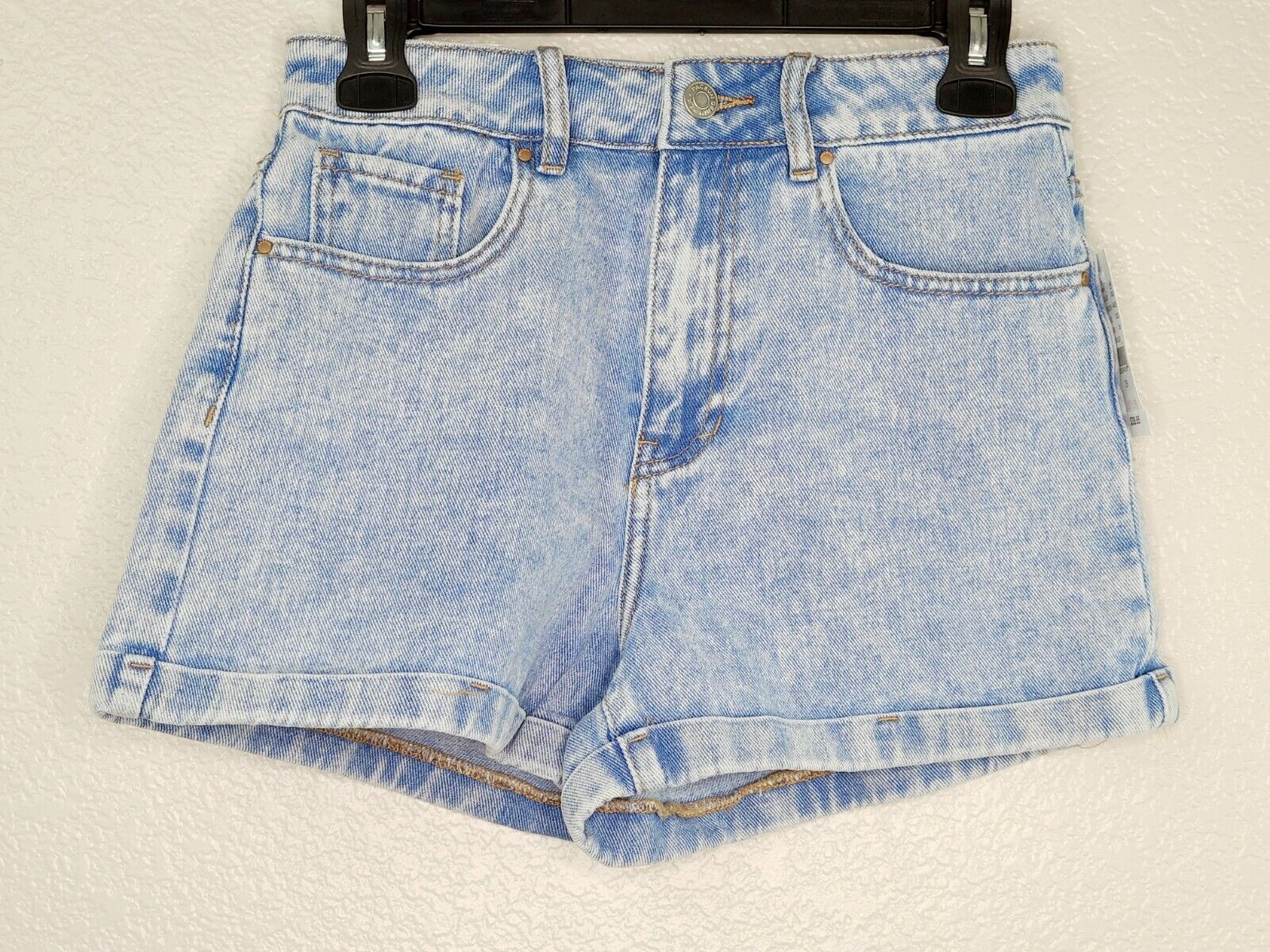 PacSun Los Angeles Women's Prism Blue Light Wash Cuffed Denim Mom Short 30