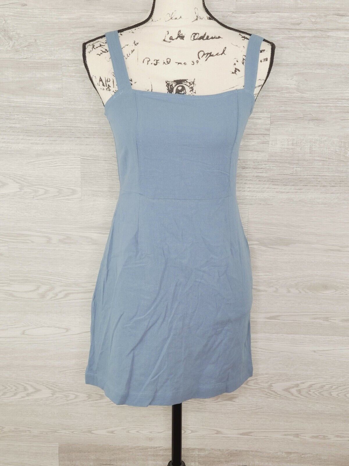 Me To We PacSun Women's Blue Linen Button Back Shift Dress