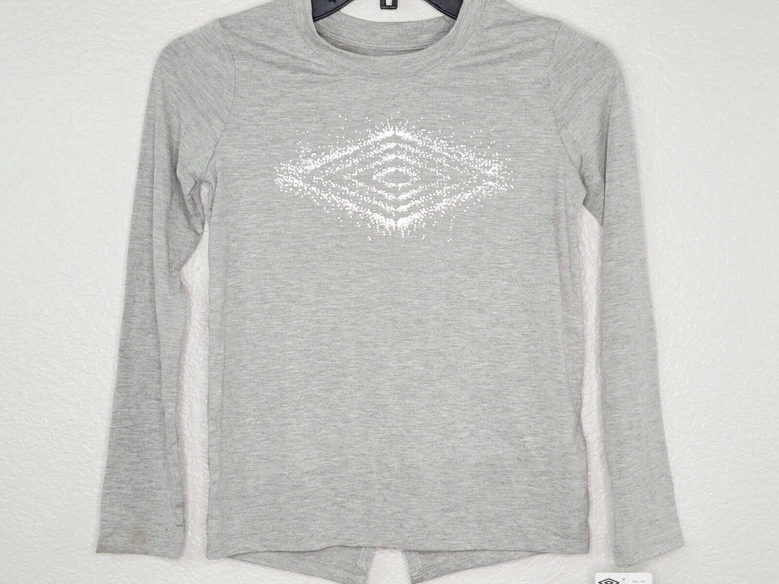 Umbro Girls Gray Crossover Back Long Sleeve Athletic Tee with Silver Graphic