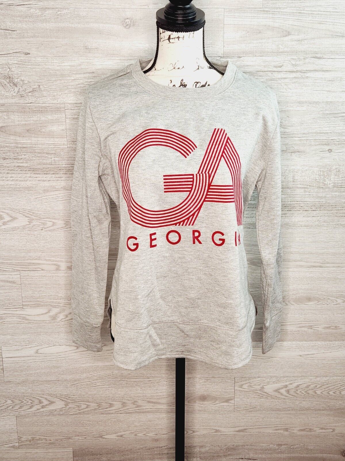 State of Mine Women's Gray & Red GA Georgia Long Sleeve Crew Neck Sweatshirt