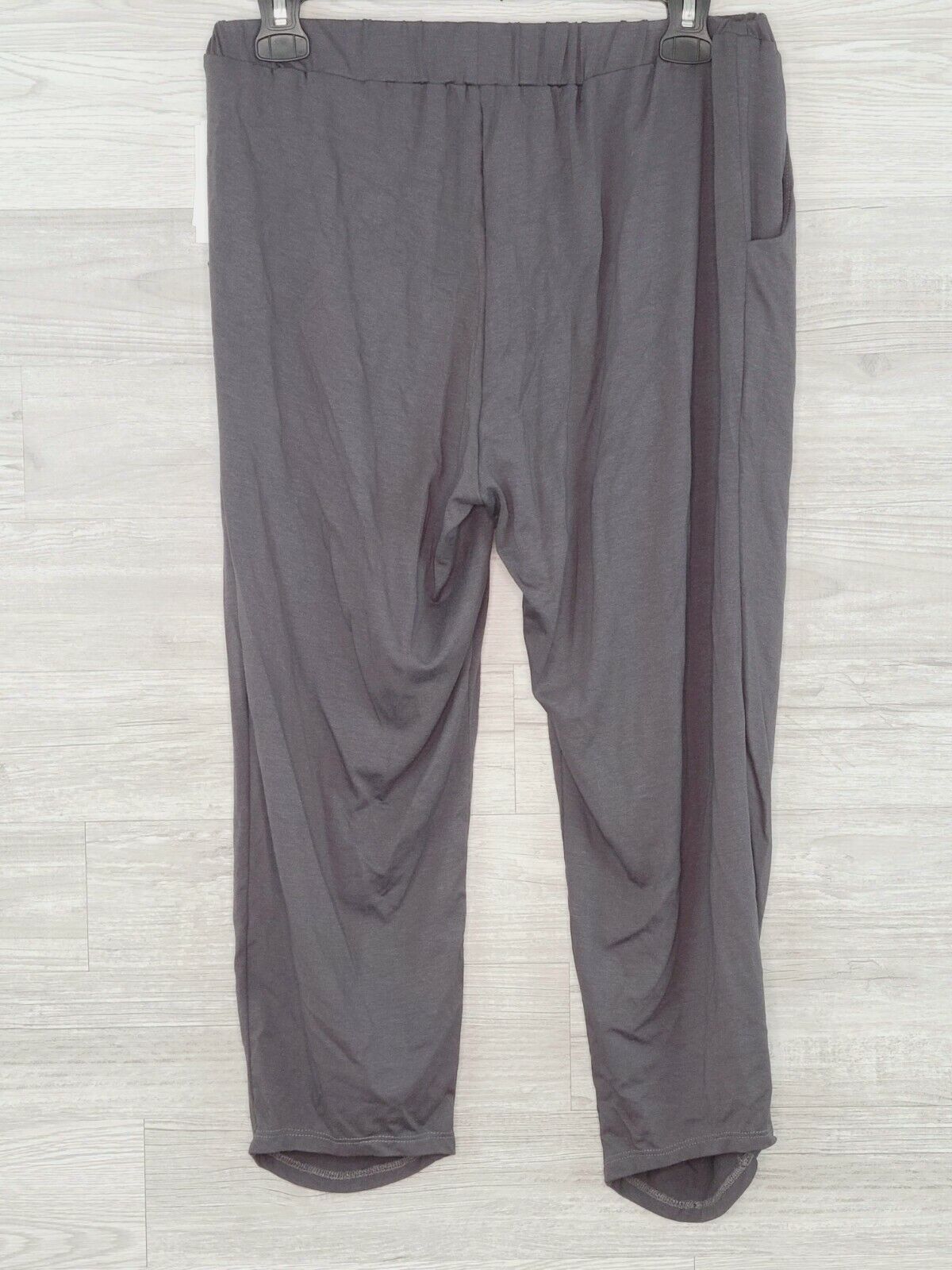 Always a. Line Hawaii Women's Gray Casual Stretch Capri Pants Size Medium