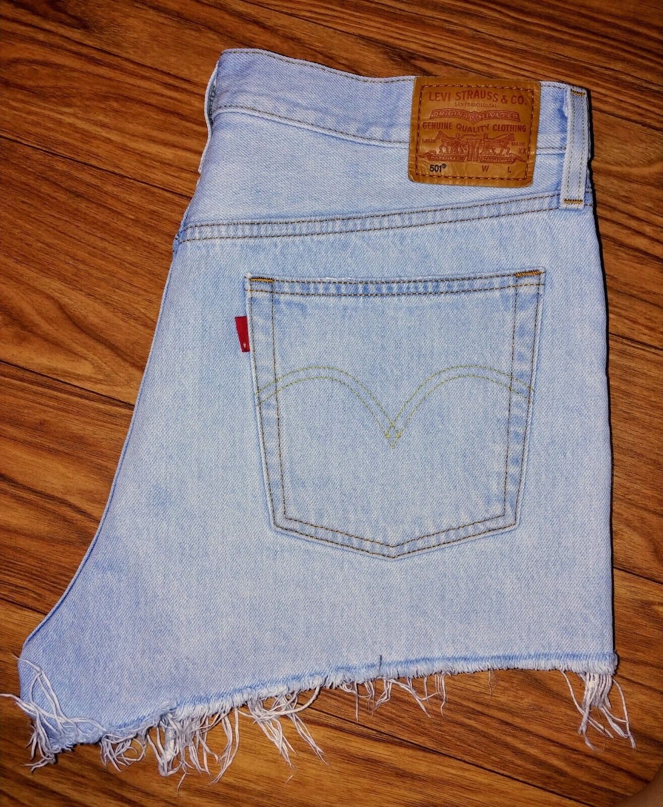 Levi’s Premium 501 Preloved Distressed Mid Rise Button Fly Cutoff Denim Shorts Size 31