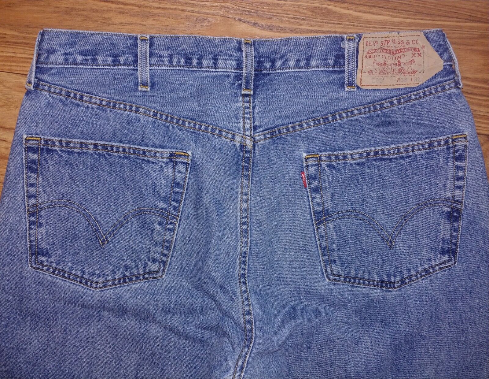 VINTAGE Preloved Men's Levis 505 Button Fly Tapered Denim Jeans Size 38x32