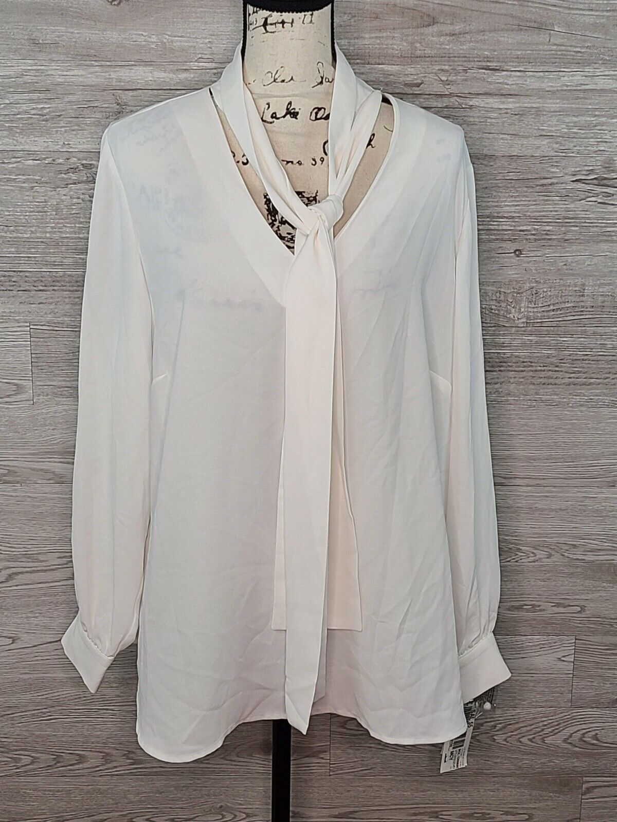 BAR III Women's White Long Sleeve Plus Size Tie-Neck Blouse Shirt Size 1X