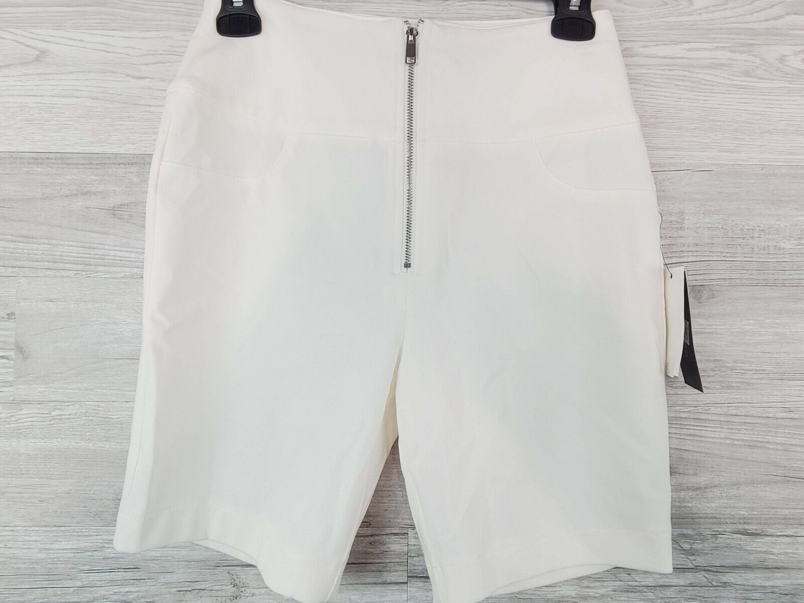 Danielle Bernstein Women's Cloud White Zip Front Closure Biker Shorts Size 0