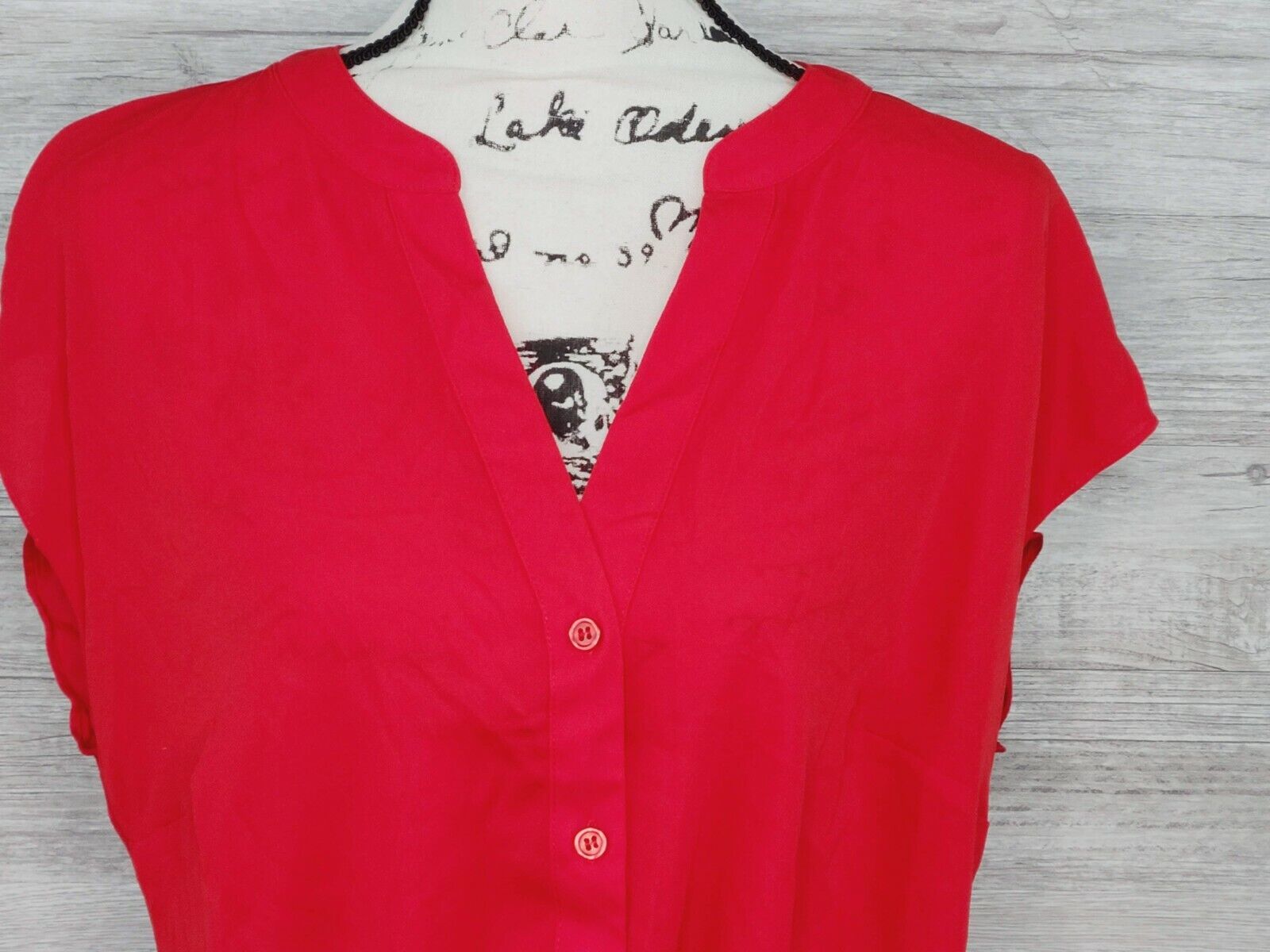 INC Women's Real Red Short Sleeve Button Down Twist V-Neck Blouse Size Large