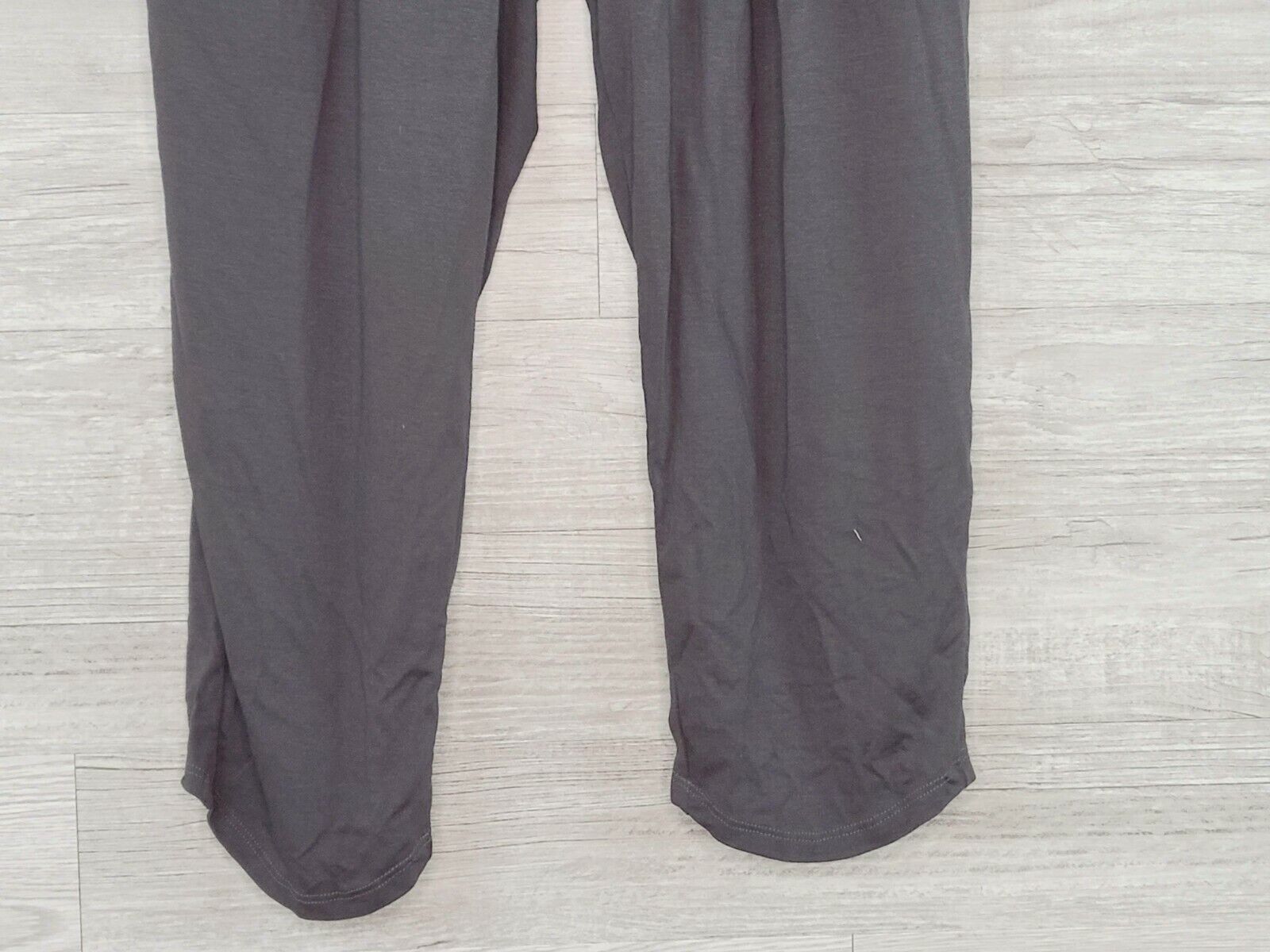 Always a. Line Hawaii Women's Gray Casual Stretch Capri Pants Size Medium