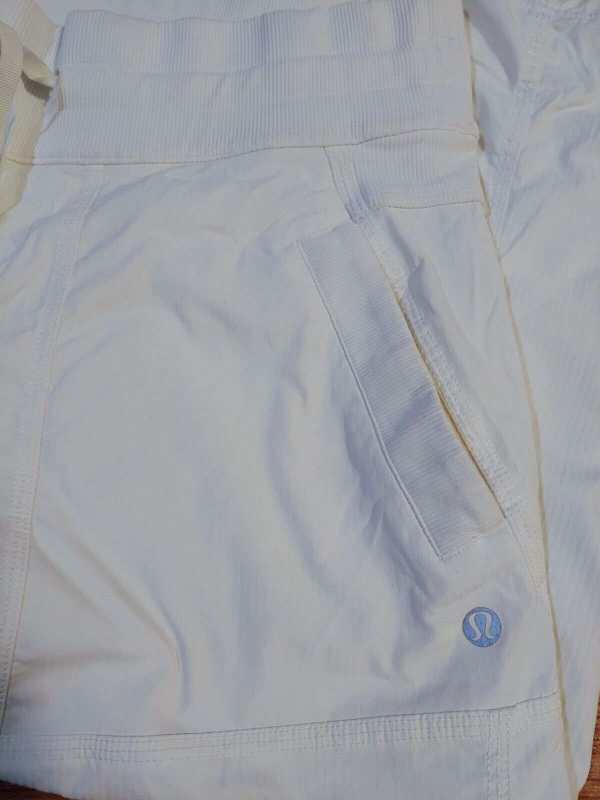 Lululemon Athletica Dance Studio Off White Cream Lined Capri Size 2