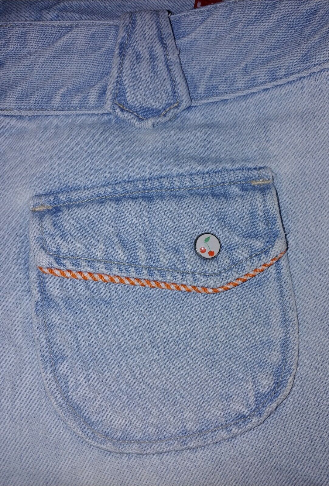 Vintage 90s Preloved Levis Juniors Light Wash Cherry Snaps Crop Denim Capri Jeans Size 5