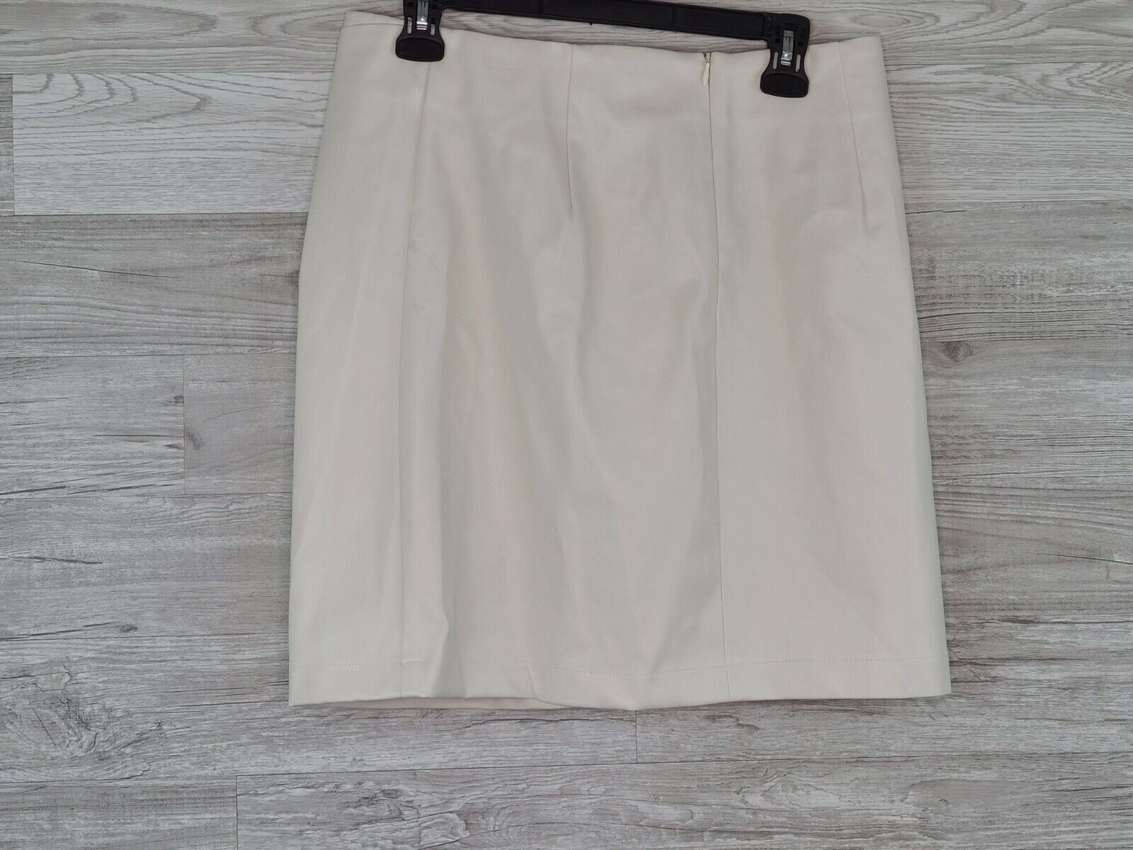 Lucy Paris Women's Ivory White Gathered Faux Leather Mini Skirt Size Large