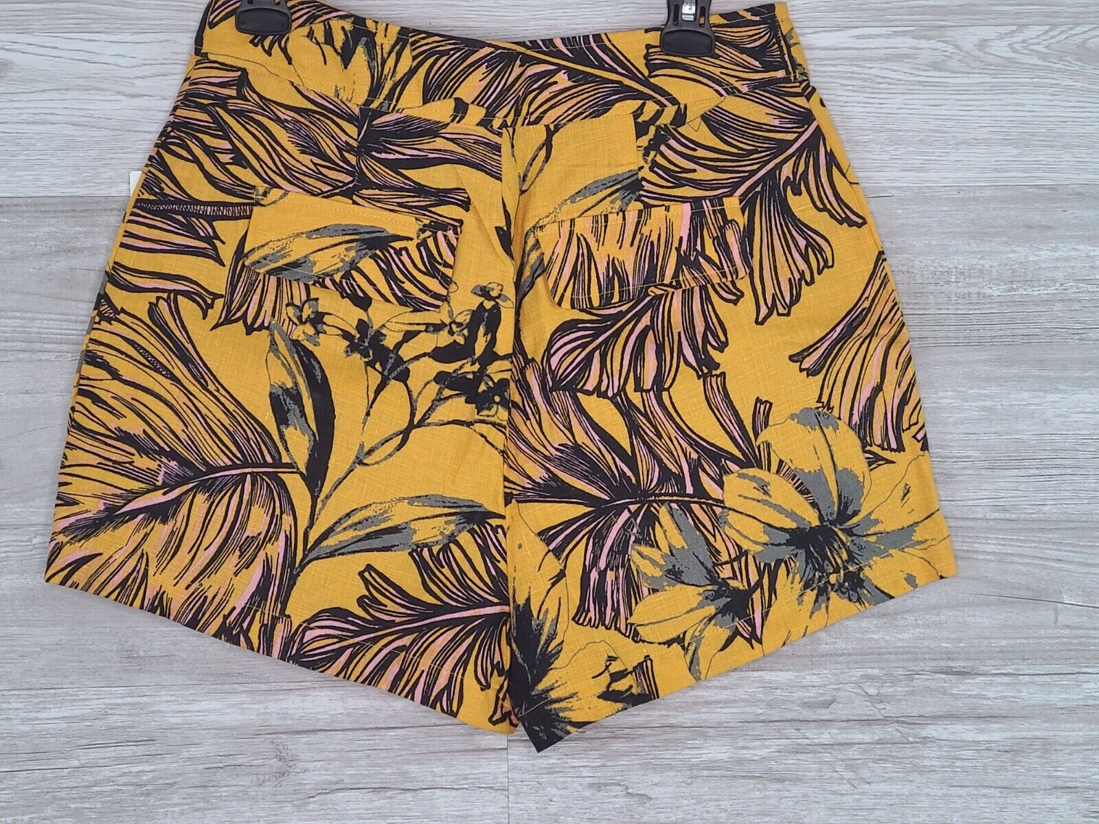 Guess L.A. Lilla Women's Yellow Palm Cascade Print Linen Shorts Size 8