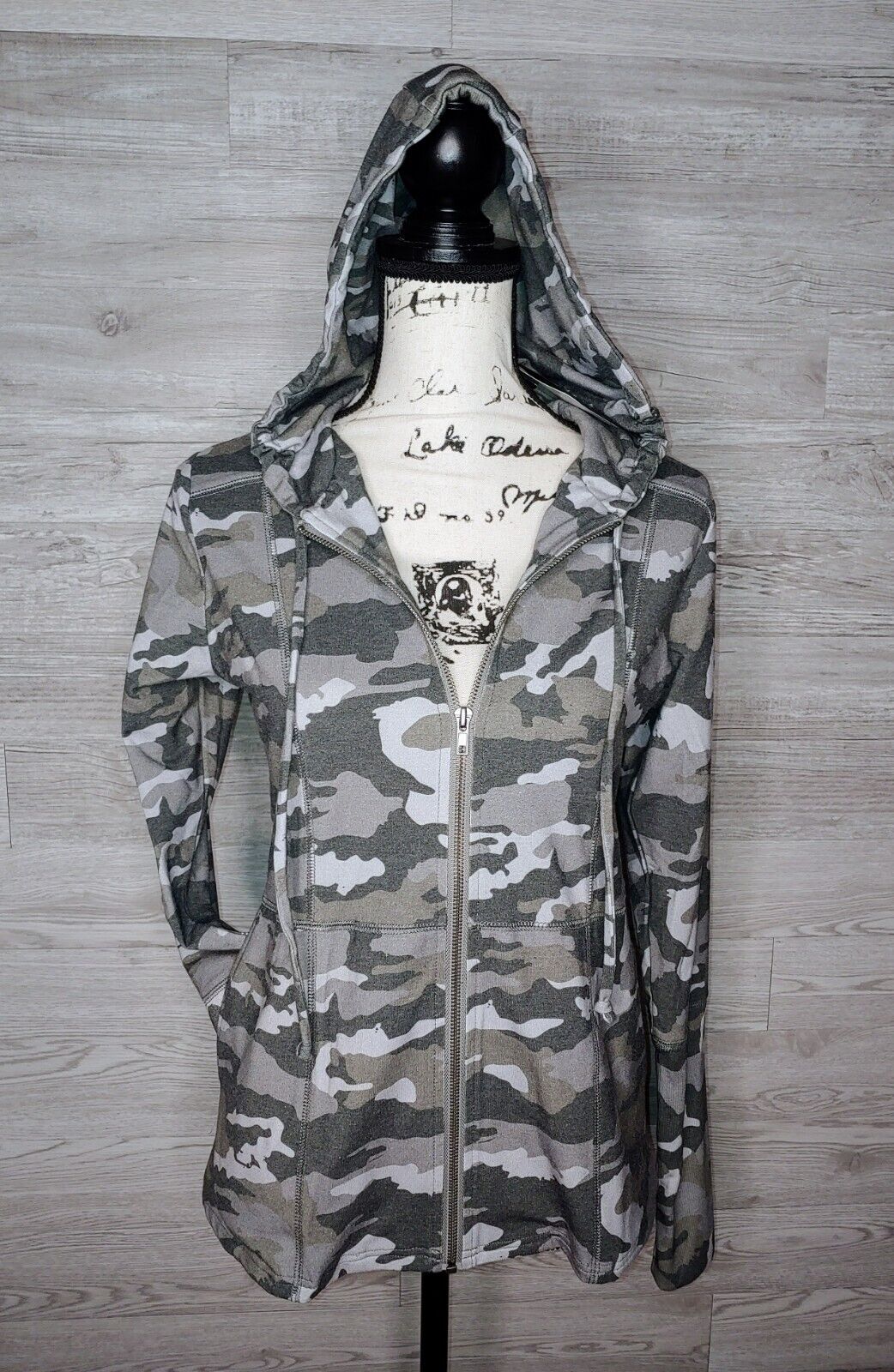 CHASER Army Camo Full Zip Fitted Hooded Sweatshirt with Thumb Holes Size Small