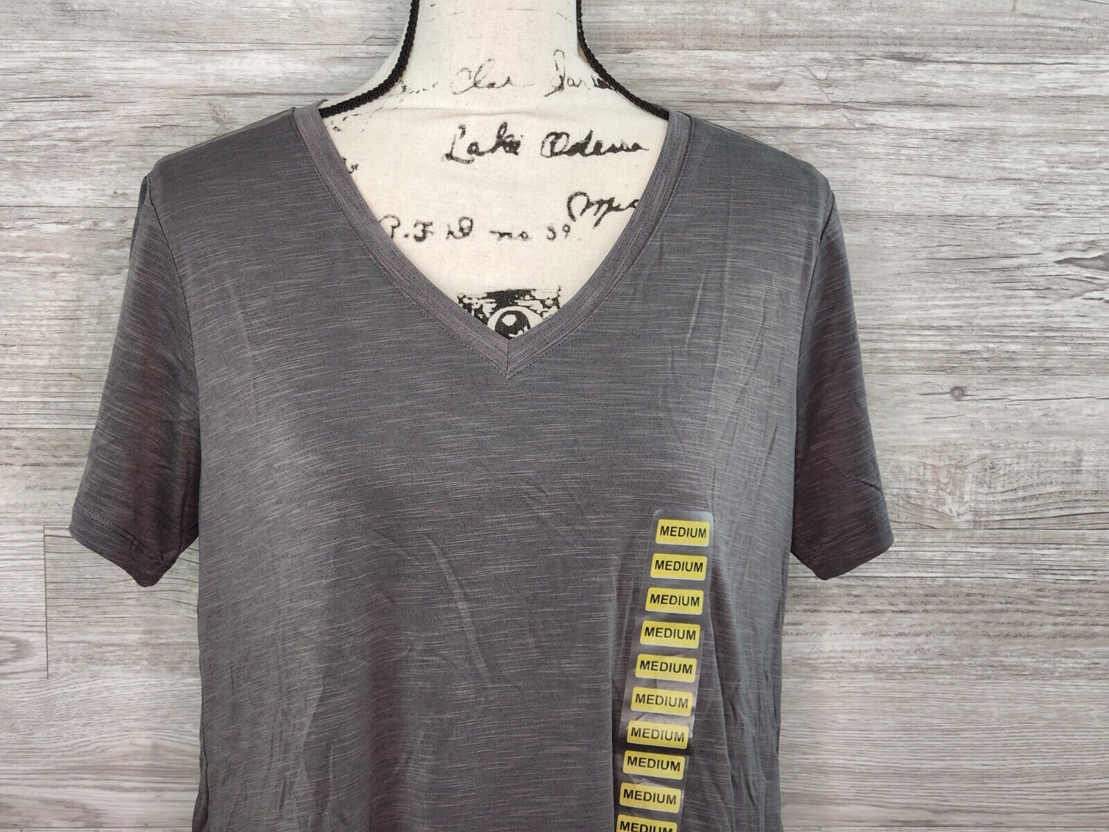 Mod Ref Women's Dark Gray Short Sleeve Relaxed V-Neck Tee Size Medium