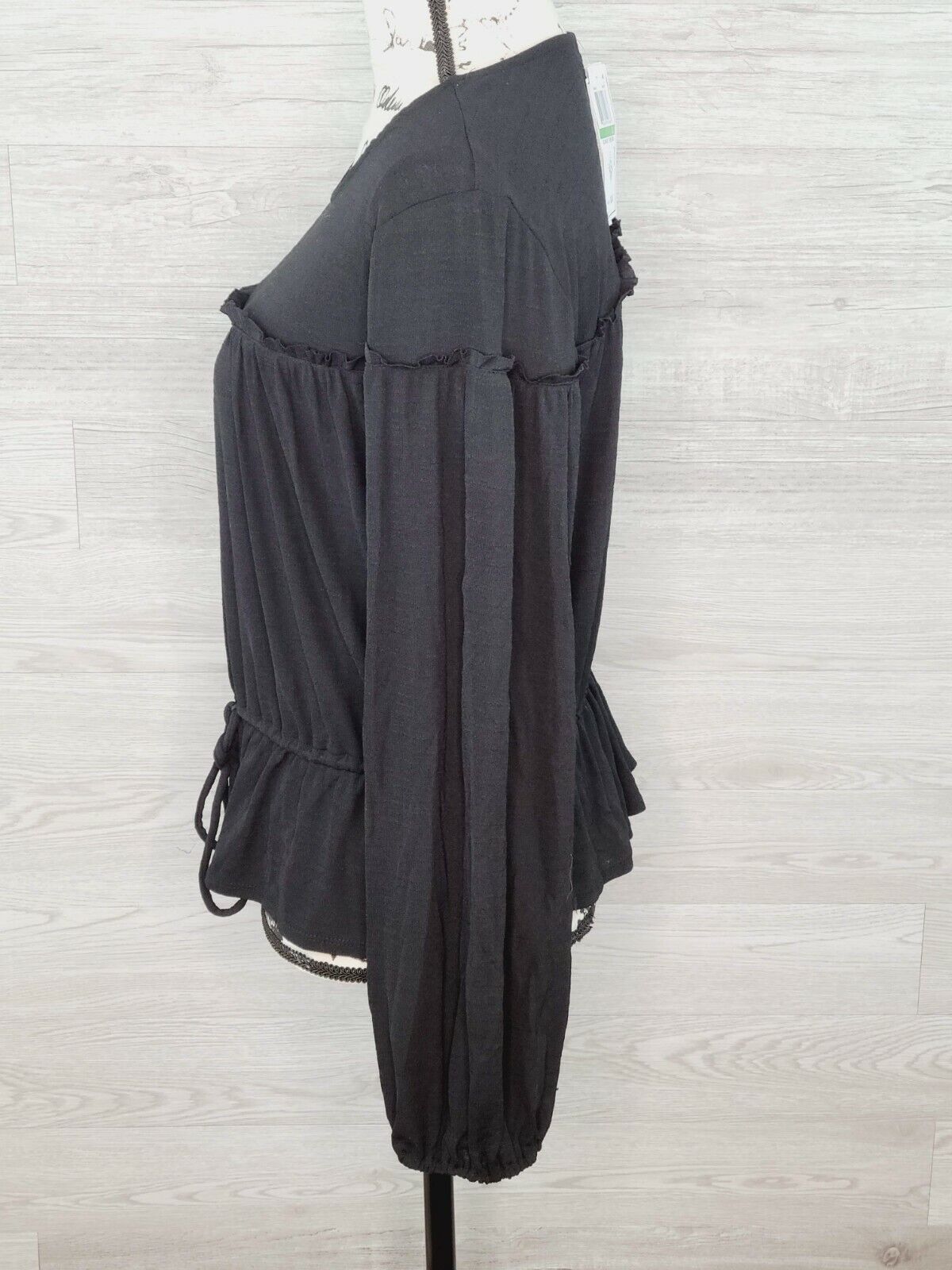 Kit + Sky Women's Black Long Sleeve Ruffle Knit Tie Waist Blouse Size Large