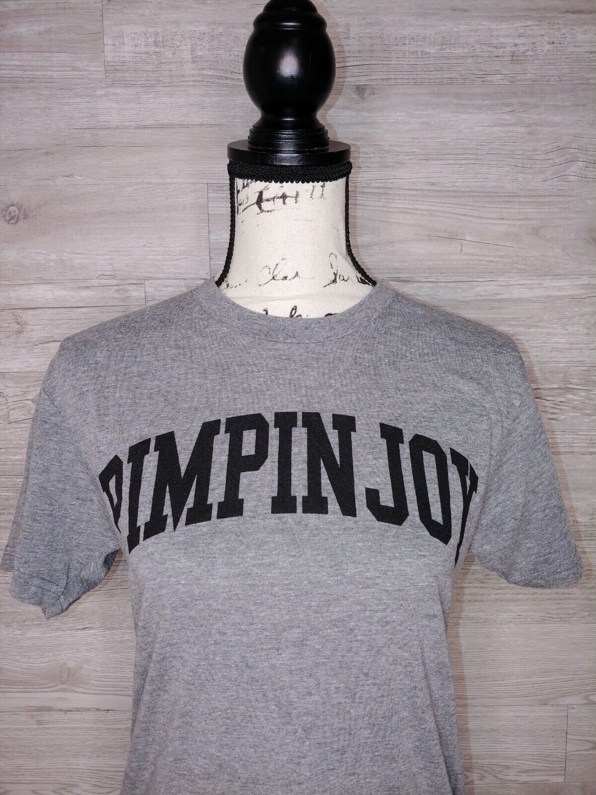 PIMPIN JOY Women's Preloved Heather Grey Tee Shirt Size Small