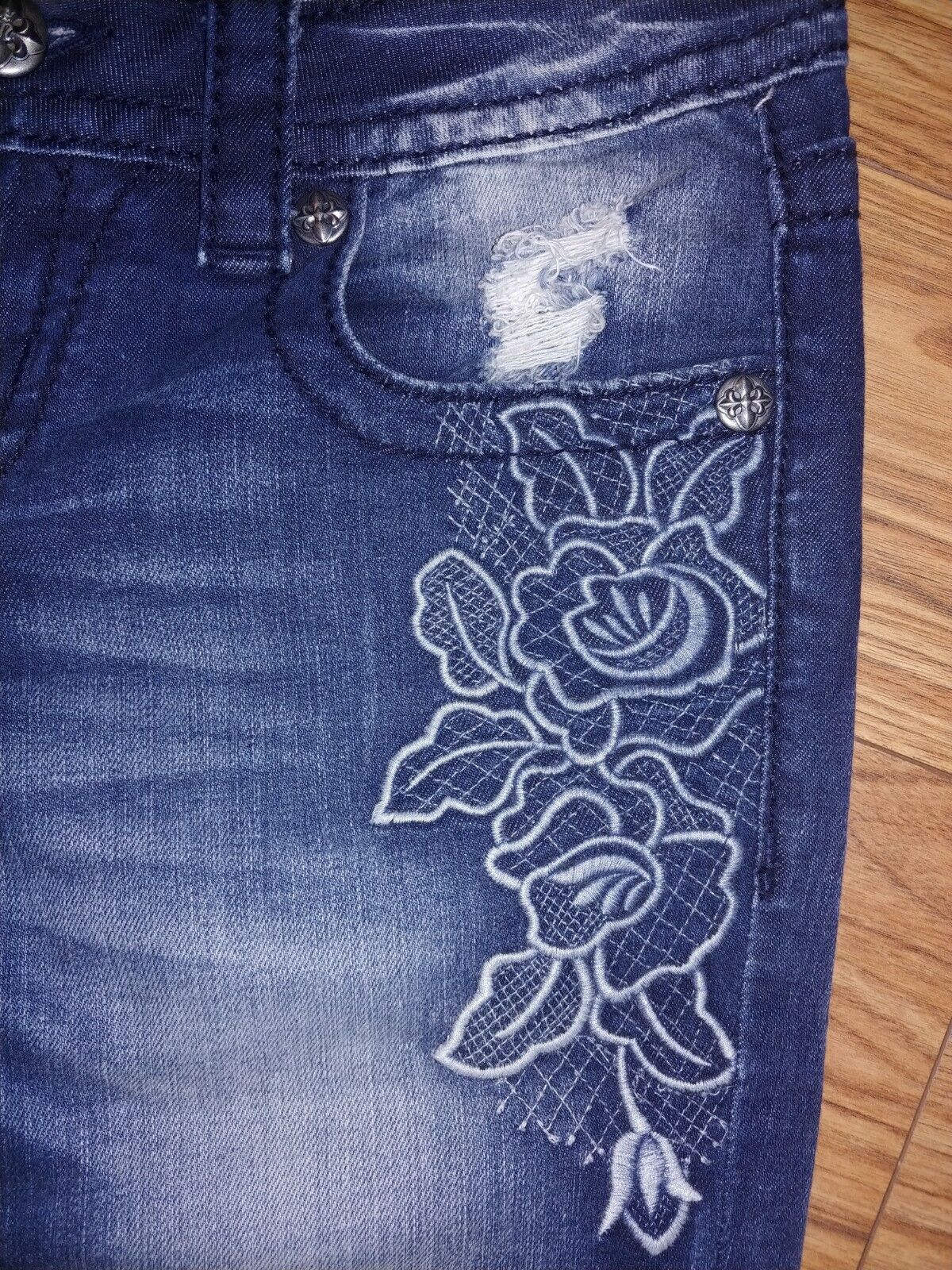 Miss Me Signature Distressed Ankle Skinny Embroidered Rose Floral Denim Jeans Size 25