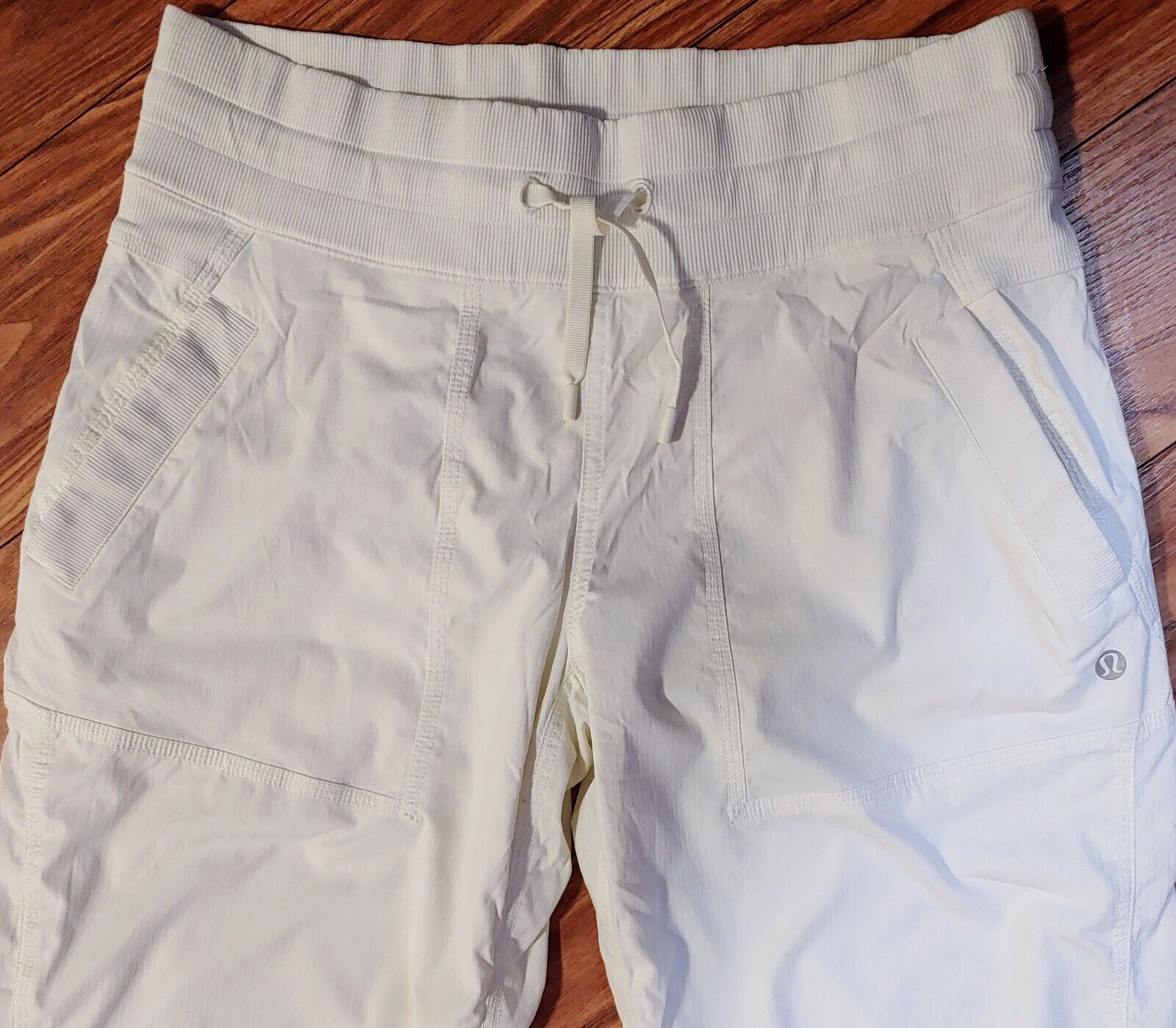 Lululemon Athletica Dance Studio Off White Cream Lined Capri Size 2