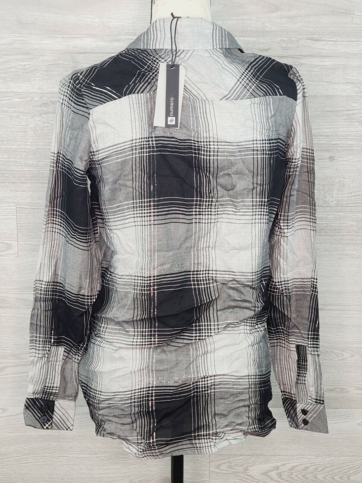 Numero Women's Gray and Black Plaid Crossover V-Neck Long Sleeve Top Size XS