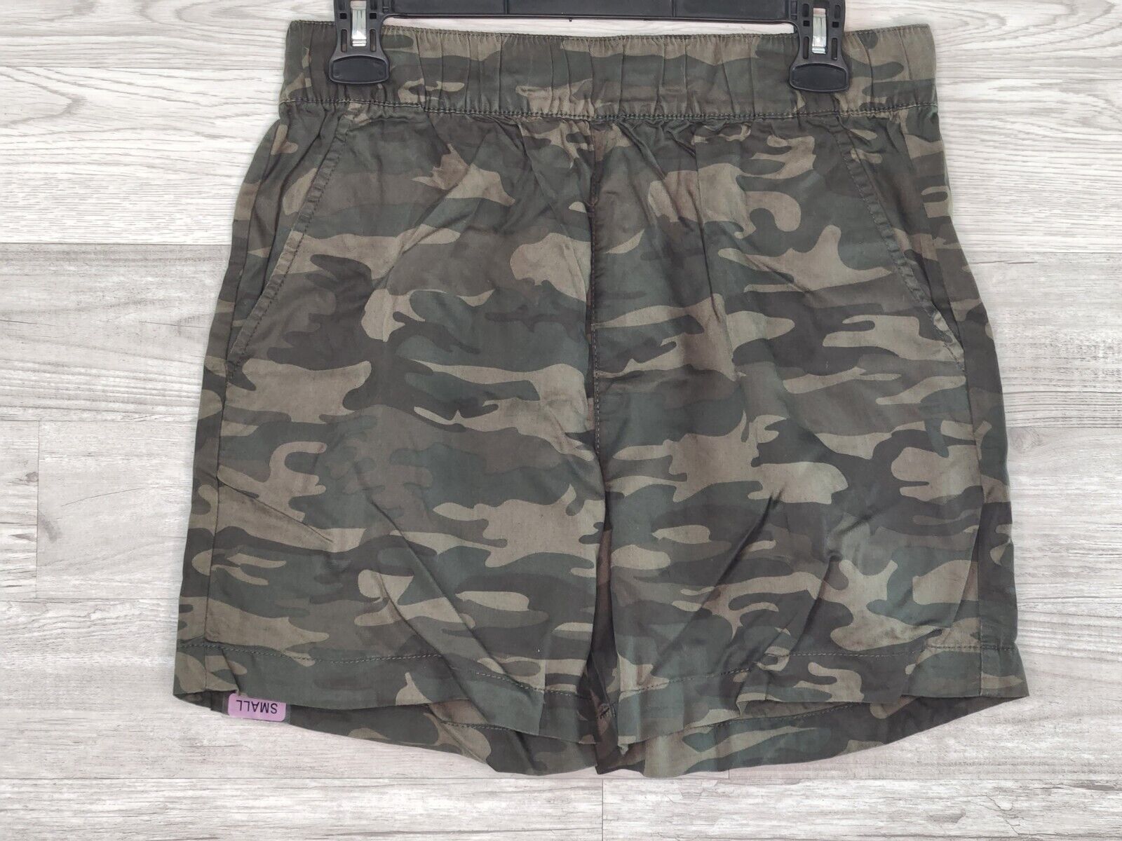 Social Standard Women's Boardwalk Mother Nature Camo Soft Pull On Short Small