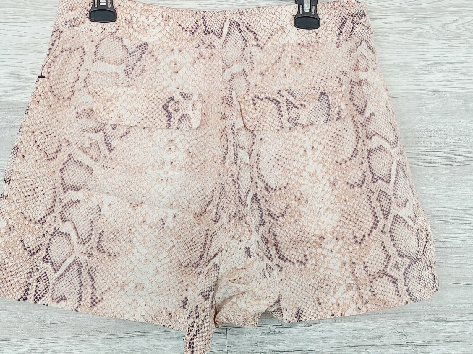 Guess Women's Lilla Sahara Snake Print Linen Pocketed Shorts Size 10