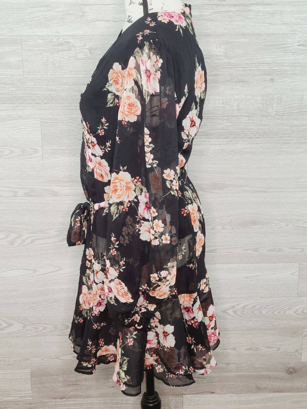 BAR III Women Black Chiffon Floral Long Sleeve V-Neck Midi Dress Size Medium