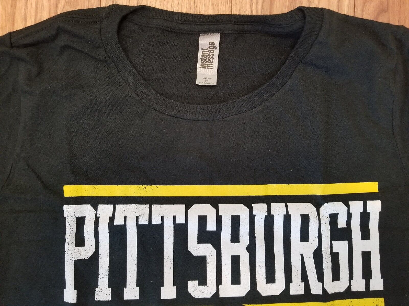 Instant Message Women's Pittsburgh Football Black Short Sleeve Tee Size Medium