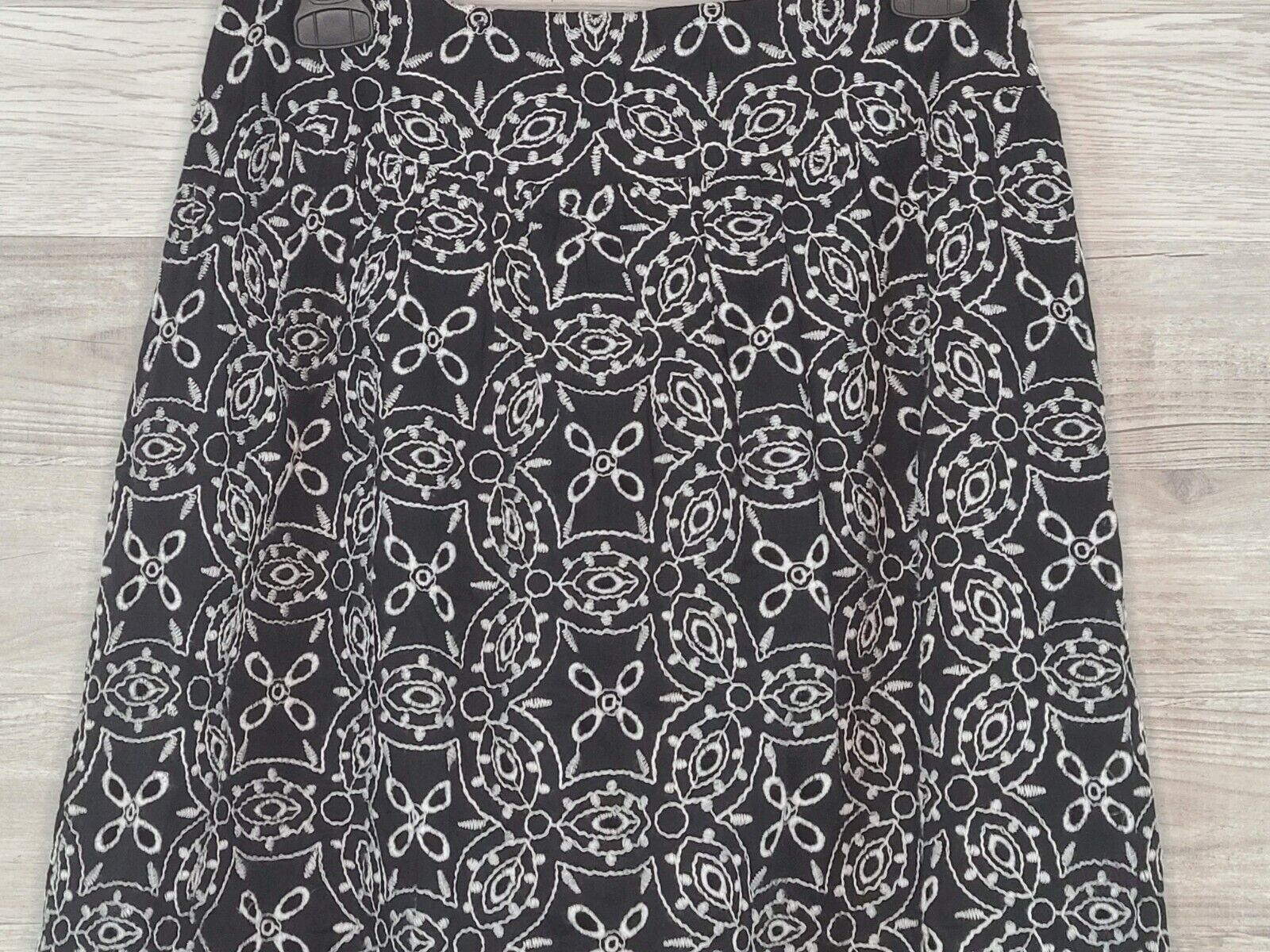 INC Women's Black & White Cotton Eyelet Embroidered Hi-Low Midi Skirt Size XS