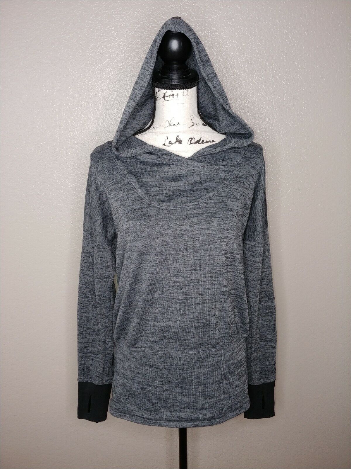 Athleta Preloved Batwing and Robin Marled Grey Athleisure Hooded Long Sleeve Shirt Size Small