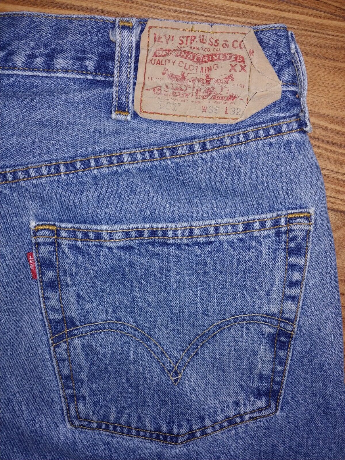 VINTAGE Preloved Men's Levis 505 Button Fly Tapered Denim Jeans Size 38x32