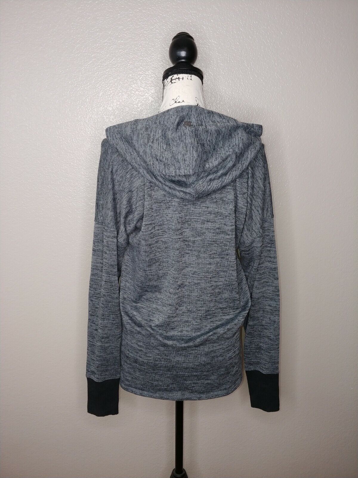 Athleta Preloved Batwing and Robin Marled Grey Athleisure Hooded Long Sleeve Shirt Size Small