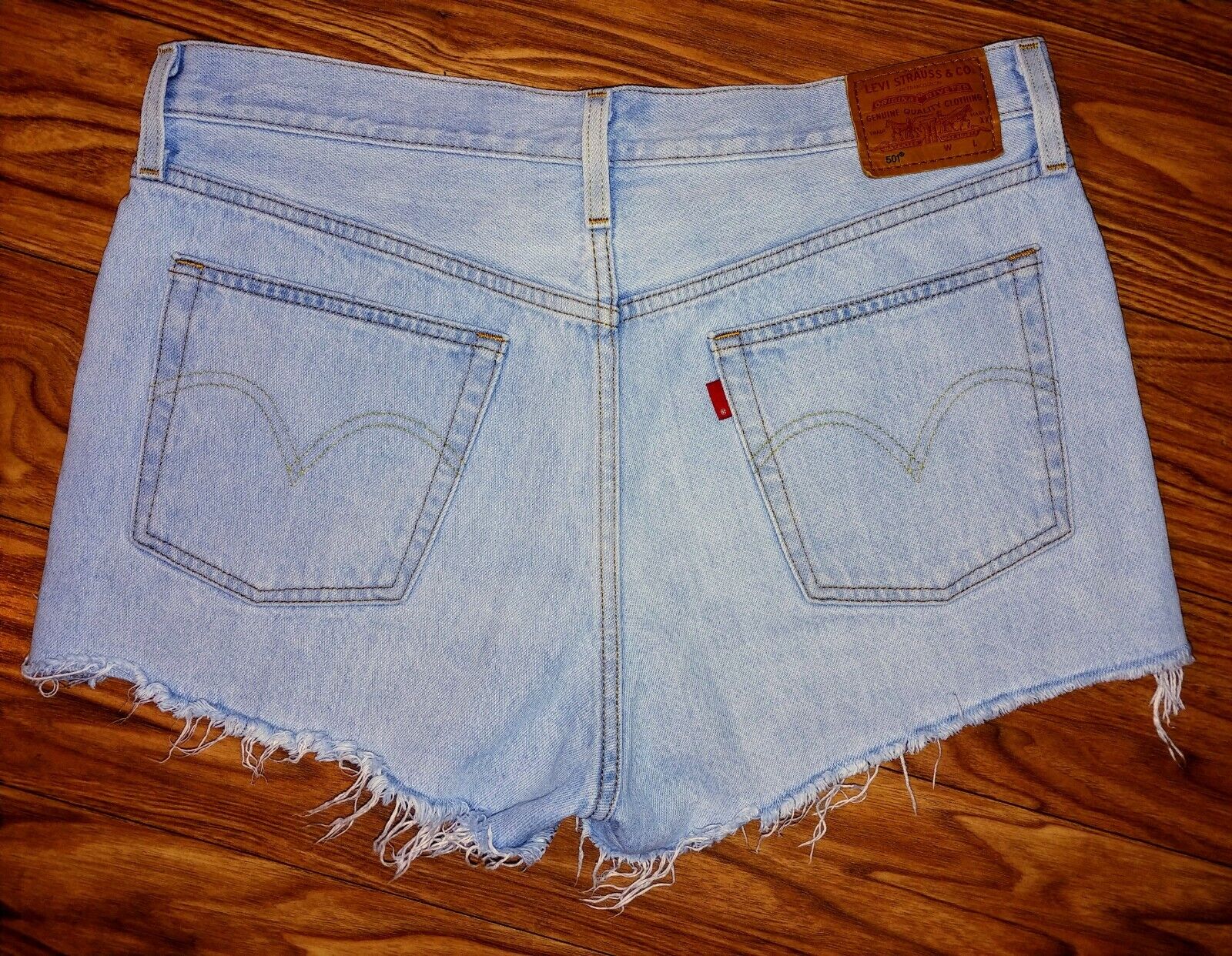 Levi’s Premium 501 Preloved Distressed Mid Rise Button Fly Cutoff Denim Shorts Size 31