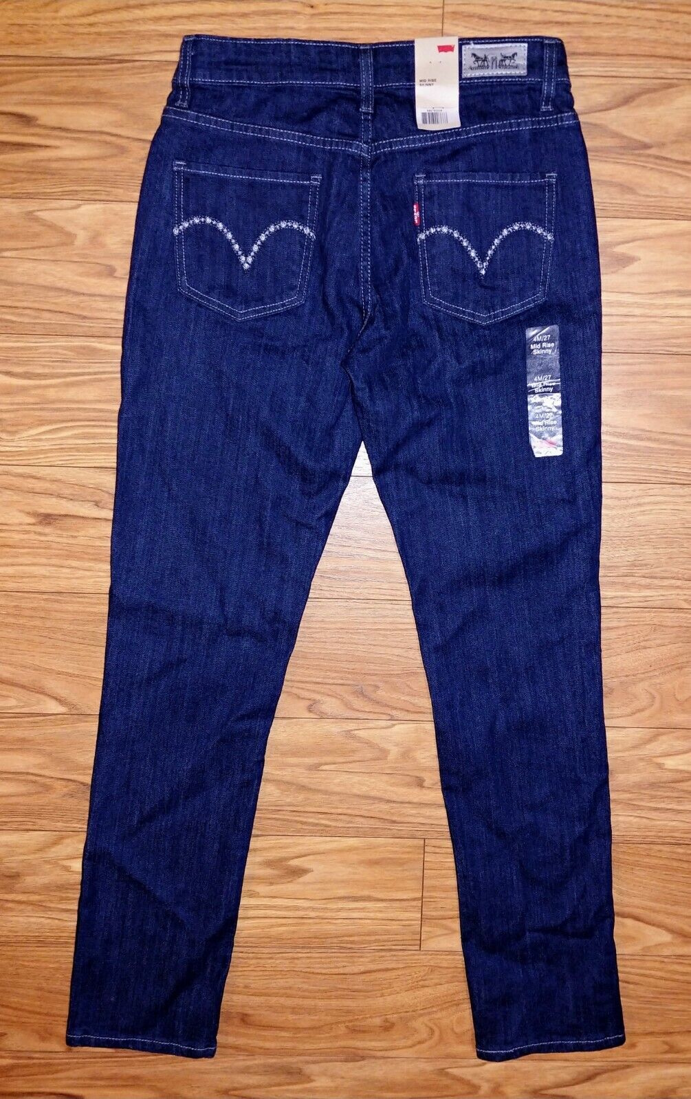 LEVIS Mid Rise Skinny Dark Wash Metallic Embroidered Pockets Size 4 (27)