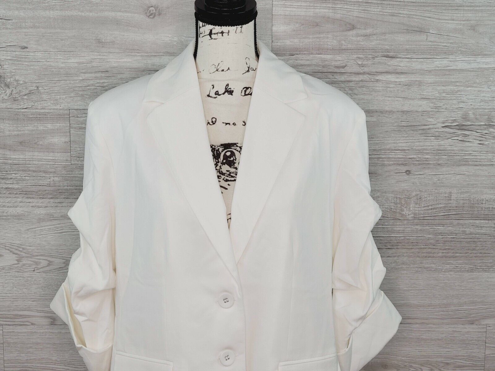 Danielle Bernstein Women's Ivory Blazer Coat With Ruched Sleeves Size Small