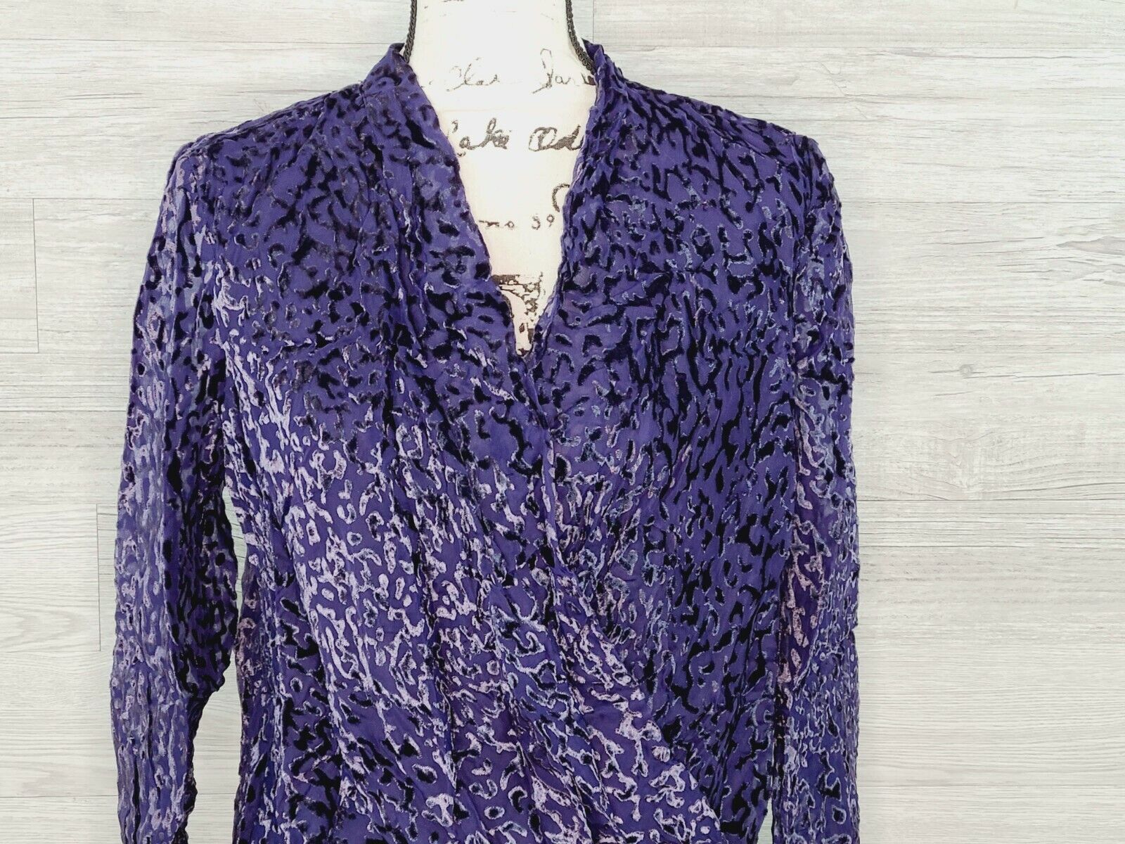 Alfani Women's Deep Purple Printed Burnout Surplice V-Neck Top Size Medium