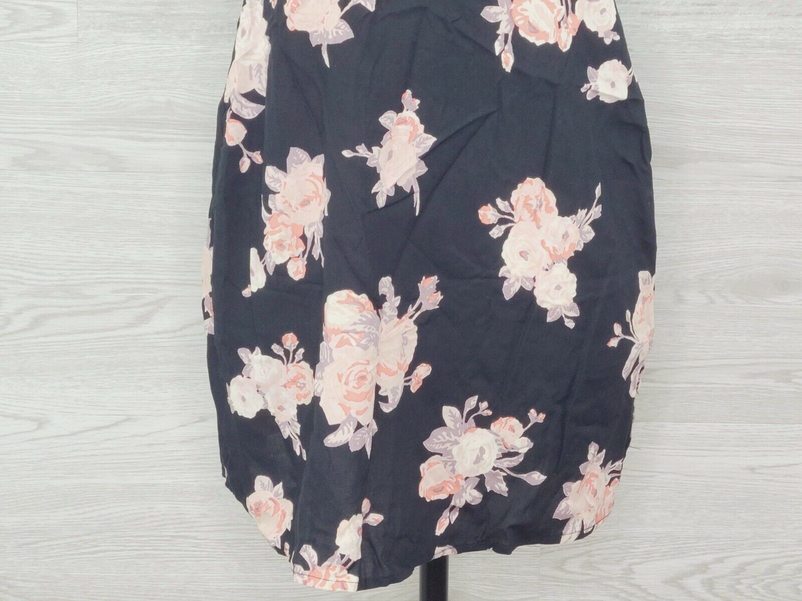 Motel PacSun Women's Black Short Gavel Floral Shift Dress Size XS