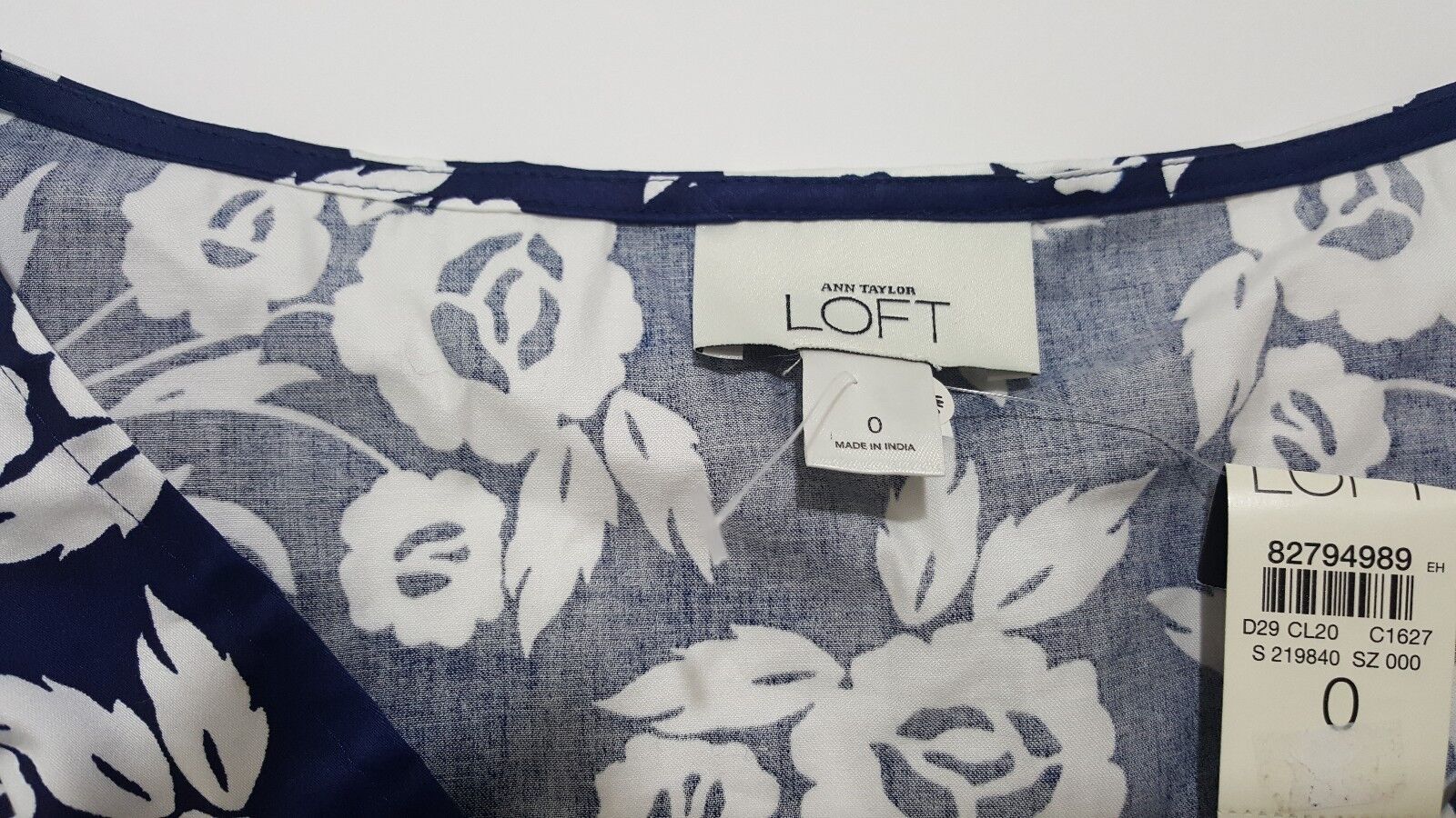 Ann Taylor Loft Women's Casual Blue and White Floral Blouse Shirt Size 0