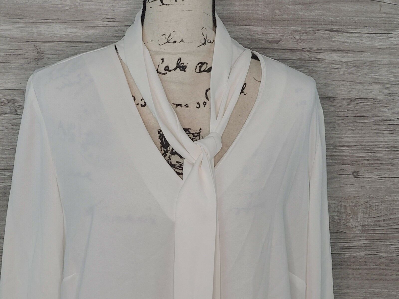 BAR III Women's White Long Sleeve Plus Size Tie-Neck Blouse Shirt Size 1X