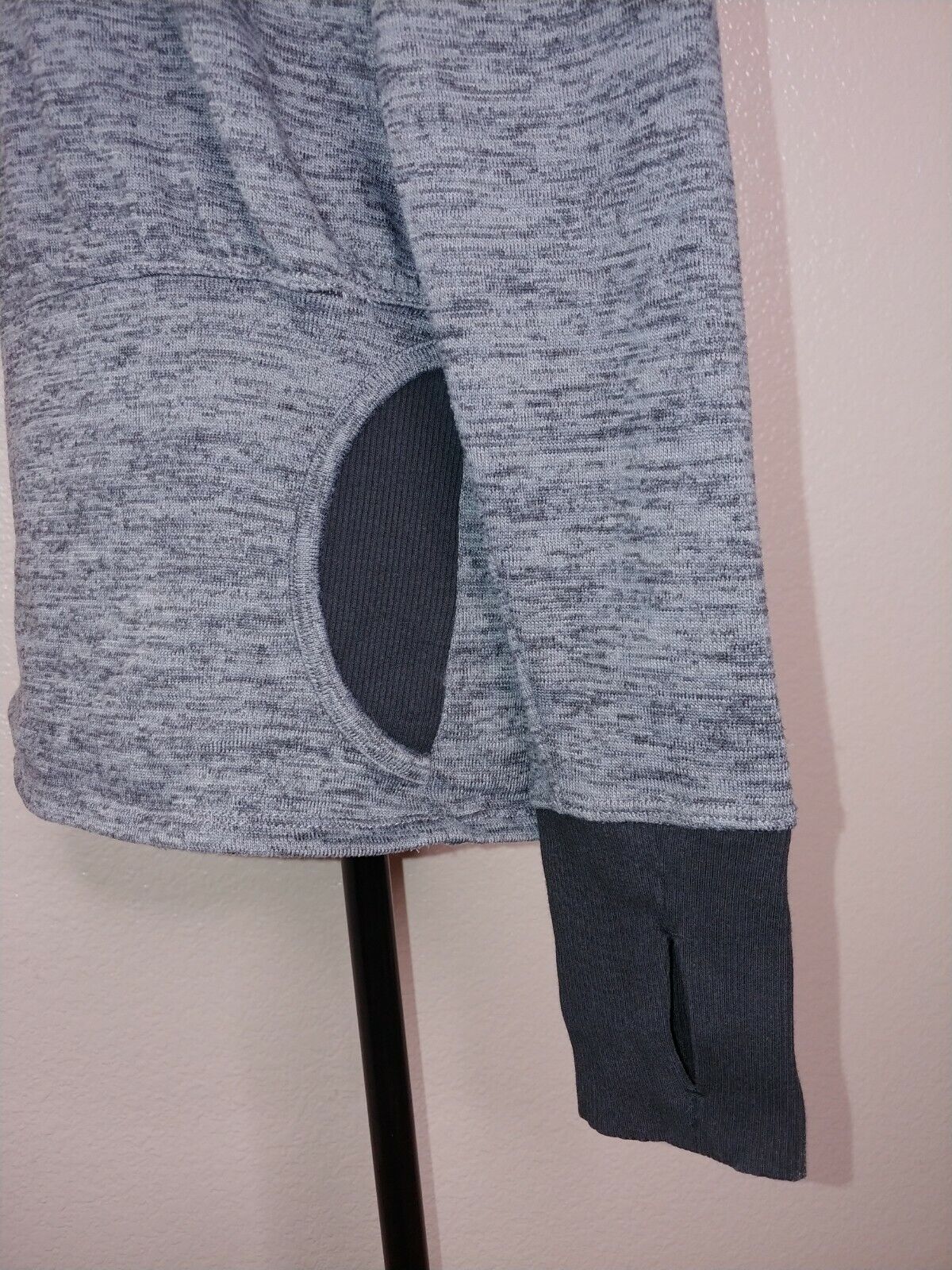 Athleta Preloved Batwing and Robin Marled Grey Athleisure Hooded Long Sleeve Shirt Size Small