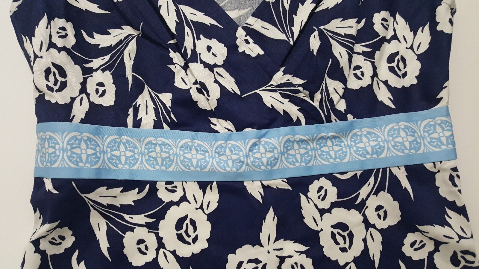 Ann Taylor Loft Women's Casual Blue and White Floral Blouse Shirt Size 0