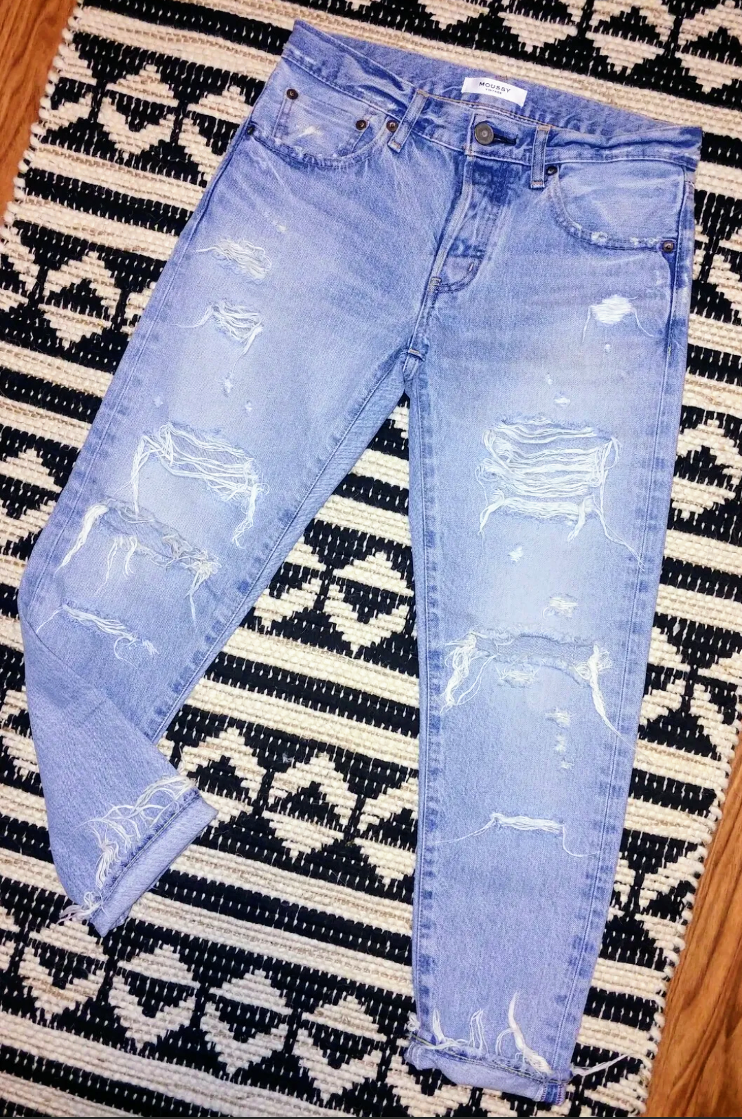 MOUSSY Preloved Vintage Yardley Mid Rise Distressed Denim Size 26